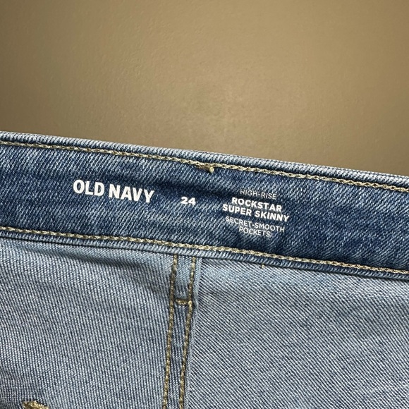 Old Navy Light Blue Ankle Jeans - Picture 3 of 3